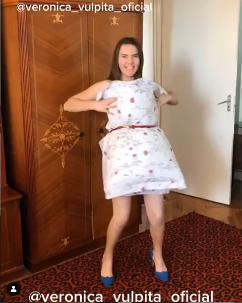 Vulpița de la Acces Direct a acceptat provocarea cu perna! S-a dezlănțuit pe muzica lui Beyonce împreună cu soțul ei! Viorel Stegaru a dansat și el pe tocuri