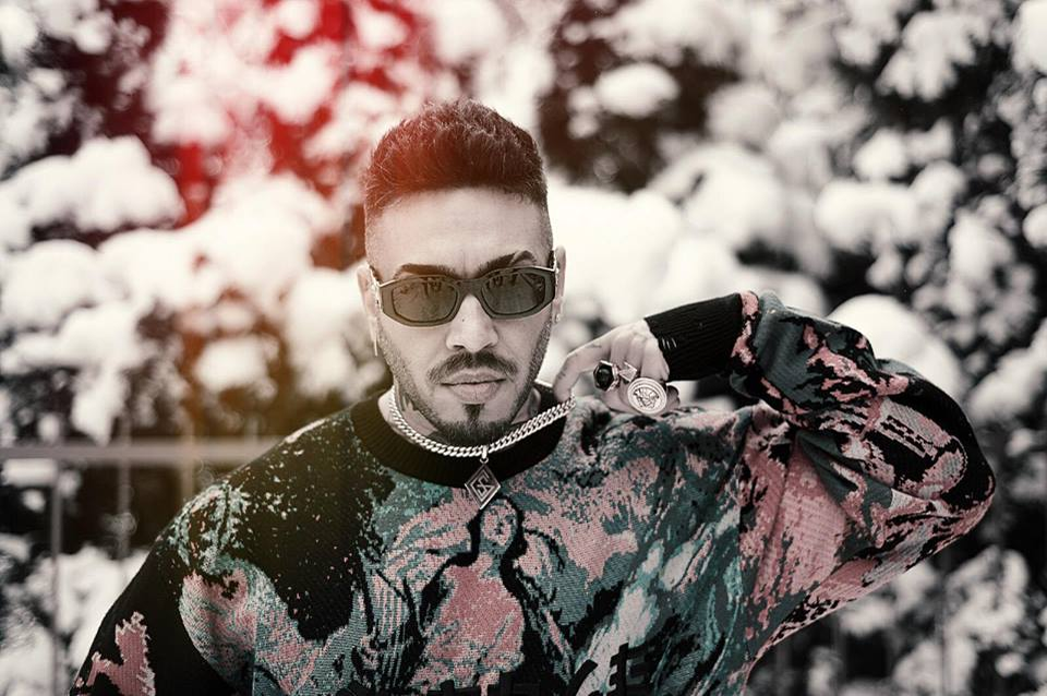 Alex Velea, apariție controversată după ce a fost concediat de la “Acces Direct”. Cum a fost fotografiat