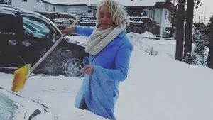 Maria Constantin, înzăpezită! Cum a ajuns cântăreaţa în această situaţie