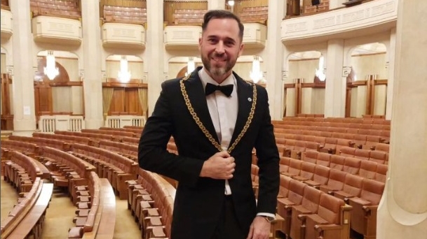 Cine este femeia celebră cu care s-a iubit Dinu Maxer, înainte să se însoare cu Deea. Au fost împreună 8 ani și se pregăteau de nuntă