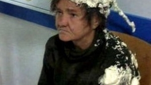 A încurcat spuma de păr cu cea folosită în construcţii! Ce a urmat a devenit viral, dar a dus-o şi pe patul de spital