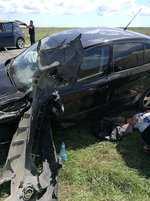 UPDATE carambol în județul Constanța, produs după ce ocupanții unei mașini au oprit pe drum să cumpere pepeni