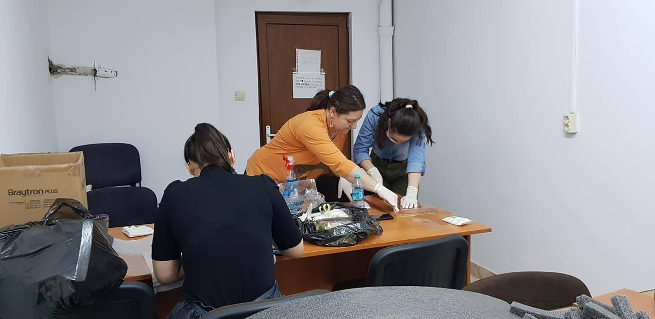 Voluntarii sar în ajutorul medicilor