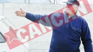 Se plange ca l-au dezbracat politistii in intersectie