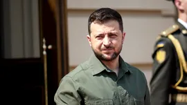 Zelenski nu l-a uitat pe jurnalistul care a făcut mișto de ținuta lui! Cum l-a umilit când l-a văzut în SUA