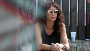 Primele poze cu Mihaela Radulescu in doliu! Dani Otil a ajuns si el la priveghi in urma cu putin timp ca sa-si consoleze iubita!