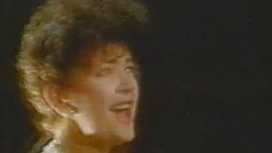 A fost una dintre cele mai frumoase si mai talentate cantarete din Romania! Cum arata si din ce castiga bani Eva Kiss
