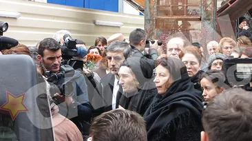 Mama lui Serban Ionescu a uitat de ura pe care i-a purtat-o Magdei Catone! Au ajuns sa doarma sub acelasi acoperis!