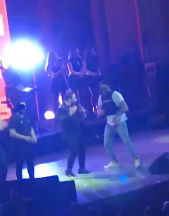 Duet de senzaţie la Sala Palatului! Florin Salam şi Connect-R au cântat împreună