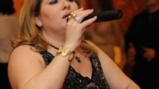 Viorica din Clejani, la cutit! "Mi-e frica sa nu raman fara voce daca ma operez"