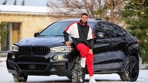 Dorian Popa a făcut accident în București. Cum arată bolidul BMW de 80.000 de euro după impactul violent de azi-noapte