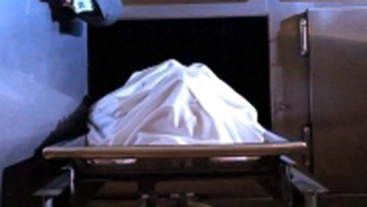 Un barbat gol a fost gasit mort intr-o gradina din Constanta!