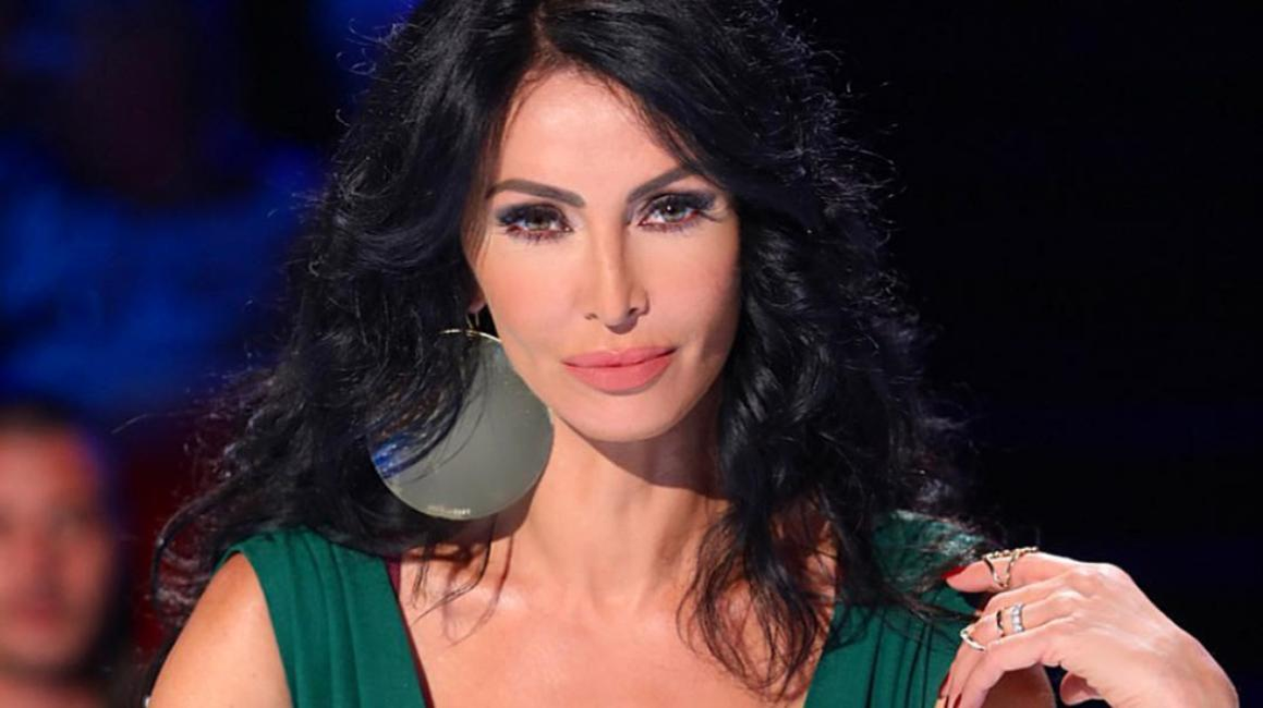 Mihaela Rădulescu, transformări succesive