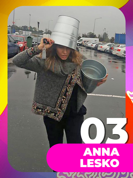 TOP 30 fete-sexy chiar şi atunci când afară plouă. Monica Gabor, Anna Lesko şi Bianca Drăguşanu s-au udat… la propriu!