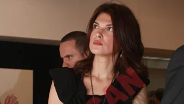 Monica Barladeanu a vizitat colectia rara de fotografii, expusa in Romania, a Isabellei Huppert