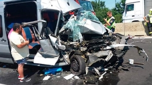 8 români, printre care 3 copii, grav răniţi în accidentul în lanţ produs în Austria. Anunţul MAE
