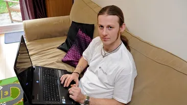 Un britanic si-a dat seama de ce nu-si poate lasa nevasta gravida. Tot necazul vine de la un laptop