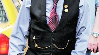 Al Pacino, greu de recunoscut! Mustacios si cu peruca