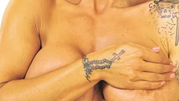 Atentie, Nicoleta Luciu! Distrusa de operatia de marire a sanilor! Un model a fost mutilat de cei care au vrut sa ii puna silicoane!