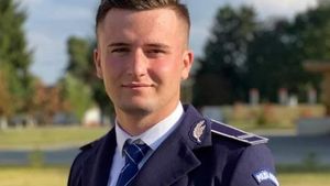 O tragedie a fost evitată datorită unui tânăr polițist! A intervenit rapid în cazul unui bărbat ce a încercat să se sinucidă