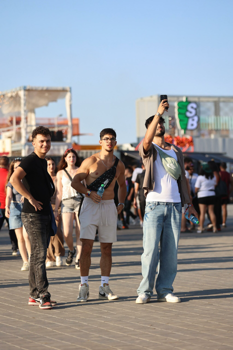 Ce ținute se poartă la Beach, Please! CANCAN.RO a făcut radiografia evenimentului de la Costinești din și dincolo de scenă! Ce ținute se poartă la Beach, Please!