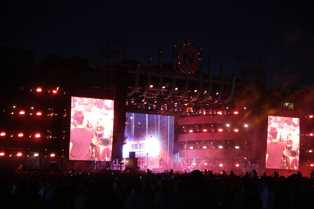 CANCAN.ro transmite cele mai tari momente. IMAGINI LIVE. Zeci de mii de oameni la NEVERSEA, cel mai mare festival de pe litoral