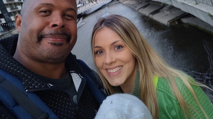Cabral și Andreea Ibacka au fost jefuiți în vacanță. Prezentatorul l-a bătut pe unul dintre hoți