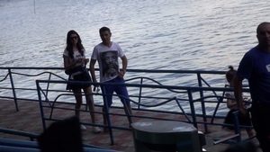 Cea mai neasteptata alaturare intre doua prezentatoare TV si sotul uneia dintre ele! Formeaza un trio conjugal, iar imaginile...