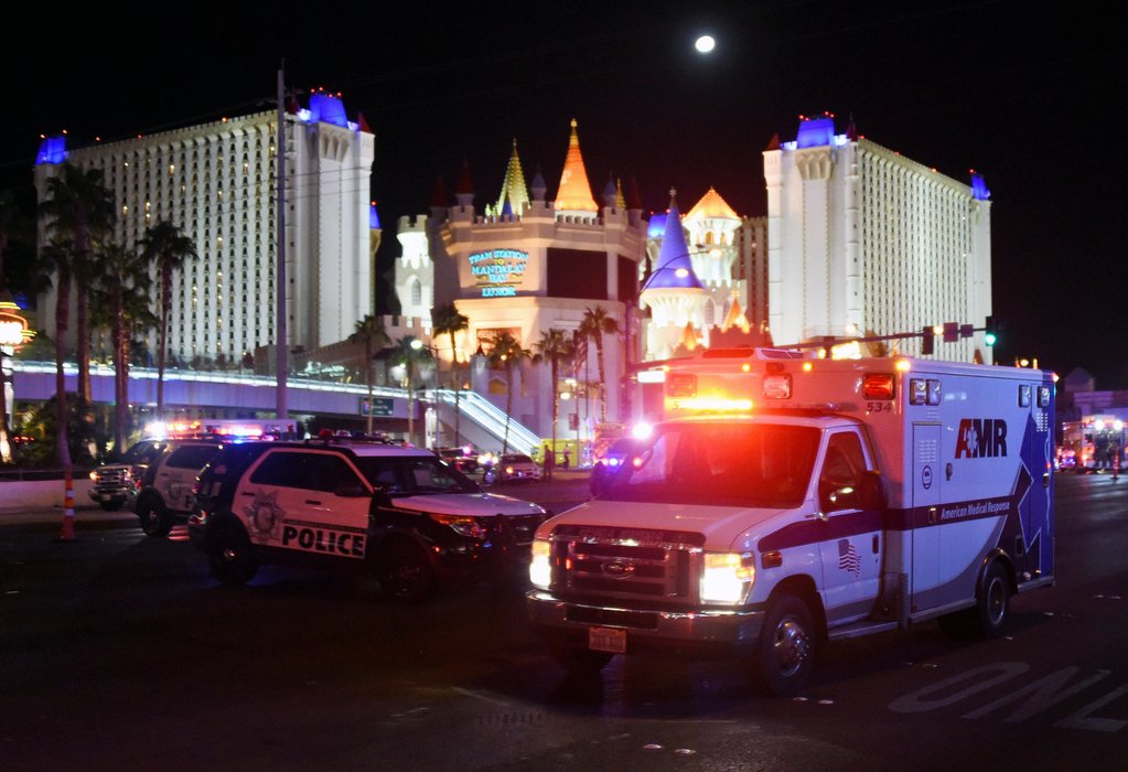 Atacul cu arme automate a avut loc în Las Vegas, în timpul unui concert de muzică country