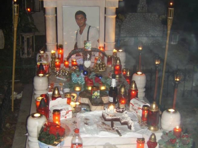 Pepe nu l-a uitat pe Franco, nepotul său, care a murit în urmă cu zece ani. S-a dus la cimitir şi… Mesaj sfâşietor postat de artist