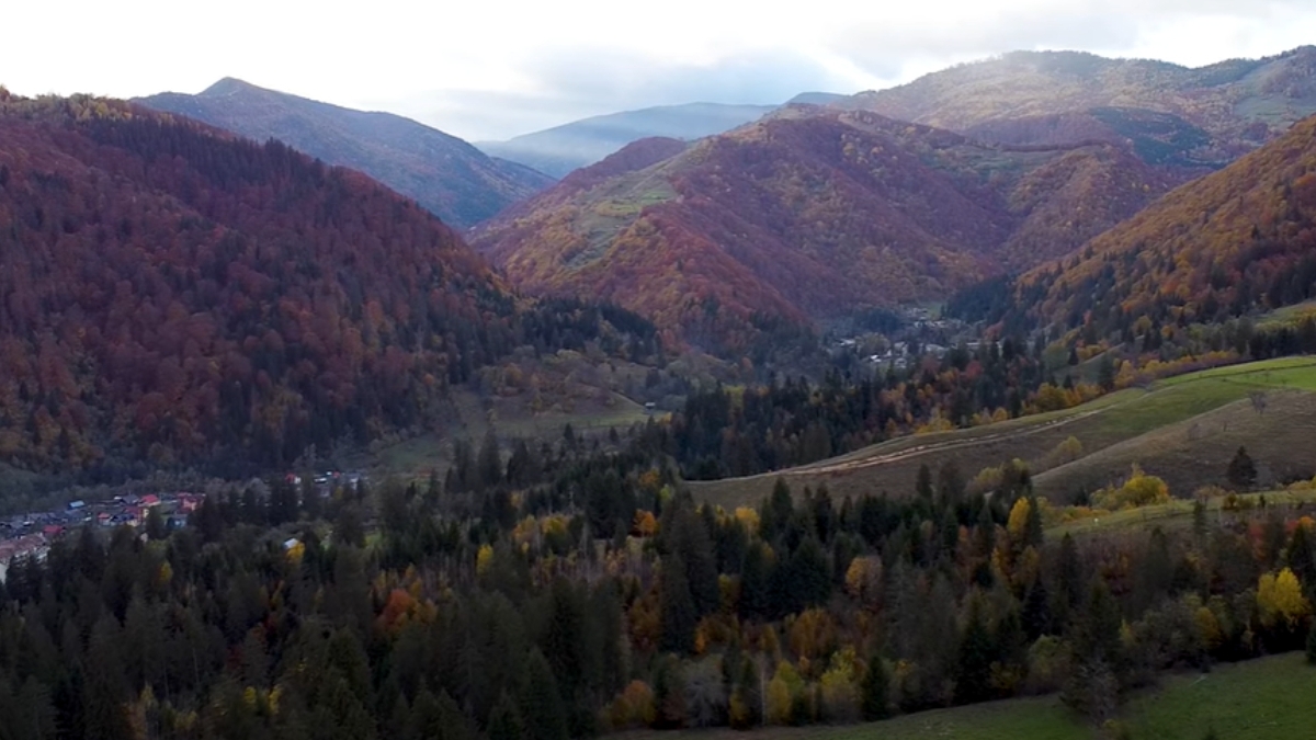 Uitaţi de Alpi! Staţiunea din România cu peisaje de vis, accesibilă oricui. Se află la 3 ore de Bucureşti