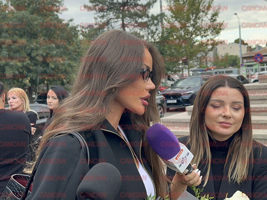 Bianca Drăgușanu, în lacrimi la priveghiul Mădălinei Apostol. Nu-și poate reveni din șoc: ”Acum, cuvintele nu au rost”
