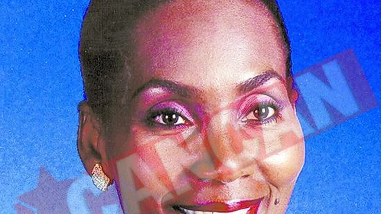 John Travolta, santajat de o senatoare