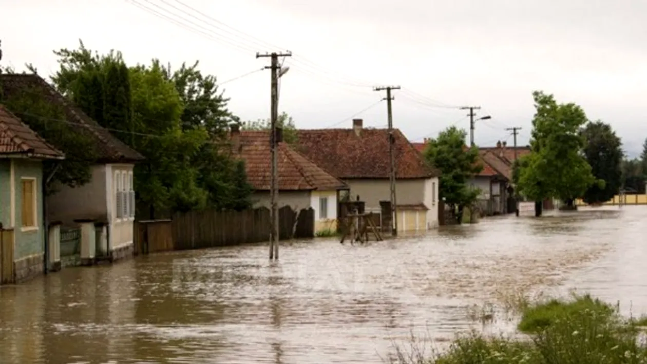 Avertismentul hidrologilor! Cod portocaliu de inundații în mai multe județe din țară