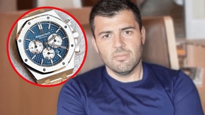 „Donjuanul” a ajuns în instanță cu mega-țeapa de 100.000 €. Cum se apără miliardarul acuzat că i-a șterpelit Rolexul dintr-un restaurant