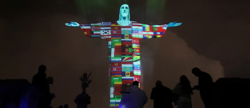 Rio de Janeiro, tribut impresionant pentru victimele epidemiei de coronavirus! Cum a fost iluminată statuia lui Iisus