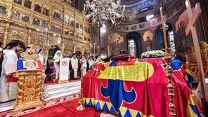Gafă uriaşă făcută de o televiziune de limba germană din Elveţia, la funeraliile Regelui Mihai l! 