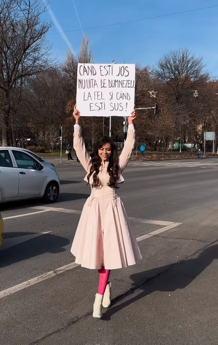 Denisa militează pentru ca femeile să-și redescopere puterea și feminitatea