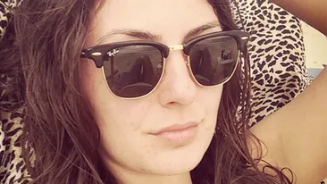 Una dintre cele mai cuminti artiste din Romania s-a facut fata rea! S-a pozat topless si a incarcat imaginea pe net!