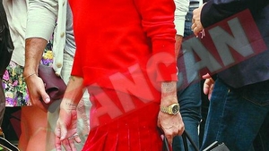 Ce fusta frumoasa are Marc Jacobs!