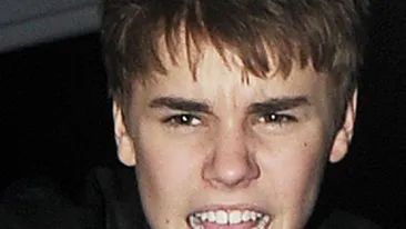 Justin Bieber şi-a scuipat un vecin şi l-a ameninţat cu moartea, dintr-un motiv de tot râsul. Vezi ce l-a supărat