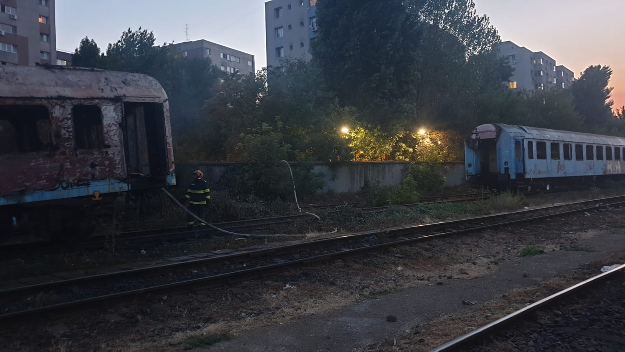 Incendiu în București! Un vagon a luat foc, în zona Gării Basarab