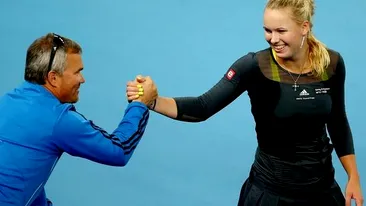 Mesajul tatălui lui Caroline Wozniacki, după ce fiica lui a învins-o pe Simona Halep la Australian Open! Ce i-a spus înainte de meci: ”Chiar dacă vei pierde...”