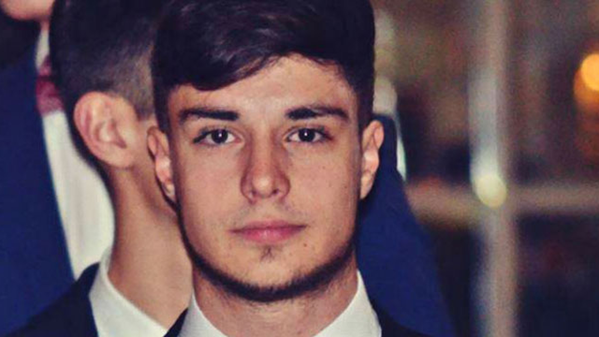 CUTREMURATOR! Scrisoarea tatalui unei victime din Colectiv catre fiul sau mort: "60! E o listă a..."