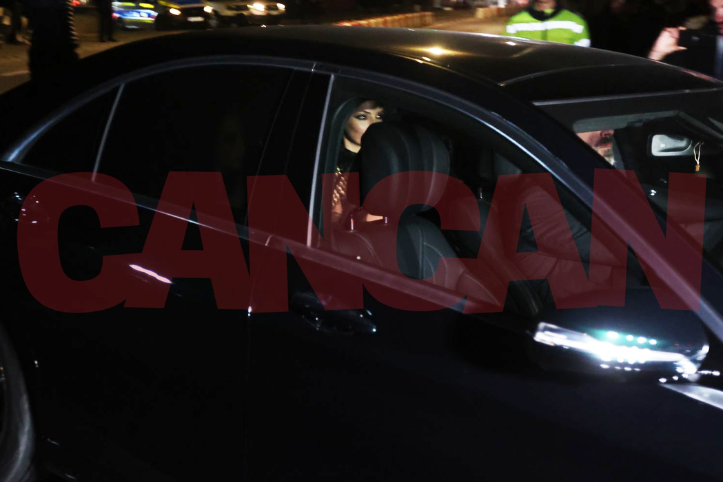 Parada ținutelor inedite! Invitații lui Musk ”fierb”! Începe mega-party-ul la Castelul Bran