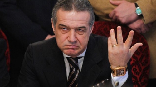 Tuna si fulgera la Jilava: jucatorii de la Steaua sunt in “frisoane” dupa semnul facut de Gigi Becali inaintea partidei cu Chelsea