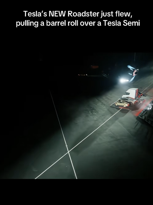 Cum arată Tesla Roadster, mașina care se desprinde de sol. Cât costă bolidul care sfidează gravitația