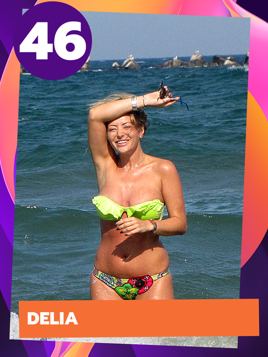 Cine o face mai bine? Cosmina Păsărin, Adelina Pestrițu, Anna Lesko sau Simona Trașcă? TOP 50 fete care se luptă cu părul, în costum de baie