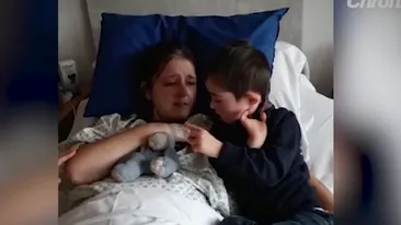VIDEO / Imagini care îţi sfâşie inima! Un băiat de cinci ani, diagnosticat cu sindromul Down, îi cântă mamei sale care e pe moarte