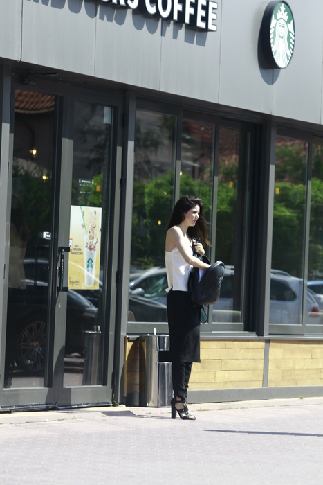 Anca Lungu s-a ciondănit cu fostul ei soţ într-o cafenea